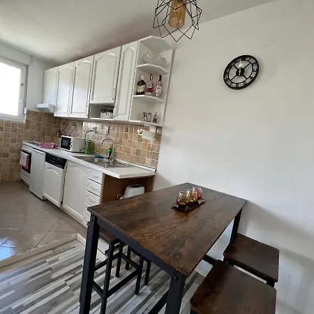 Apartment Near Old Town *